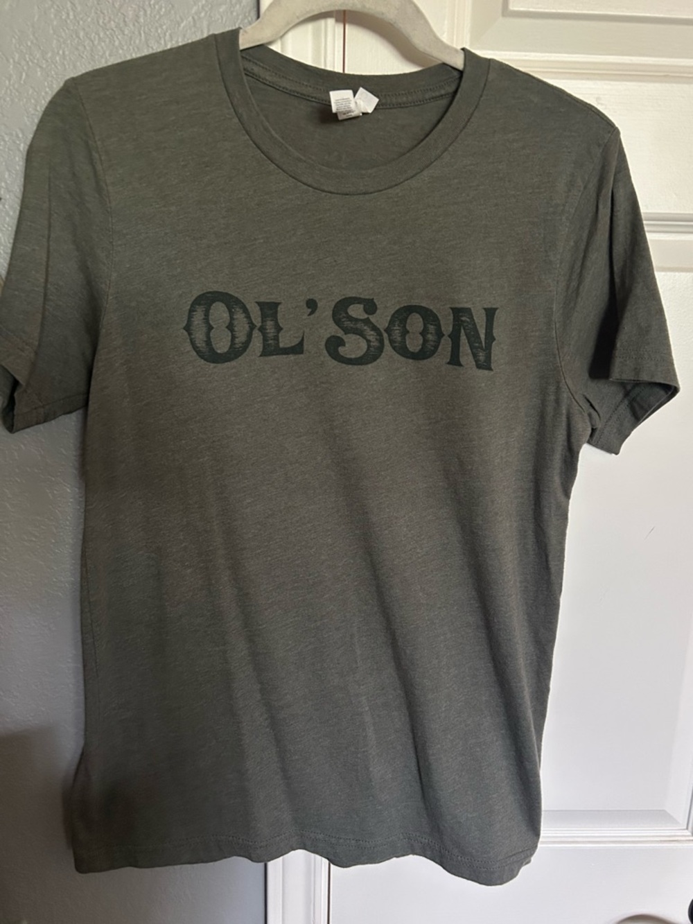 Dale Brisby Ol’ Son Men's Short-Sleeve Tee in Olive Green Sz Small